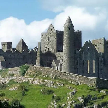 O'neill's Self Catering Cottage- Close To Cashel 度假居